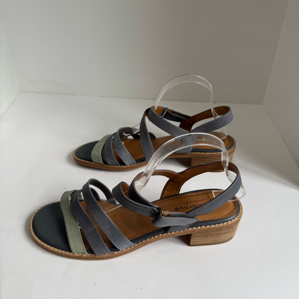 COMFORTIVA Women's Sandals Blue/Green Leather Sandals. Size 11 - Picture 4 of 11